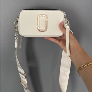 White Snap Shot Marc Jacob’s crossbody
